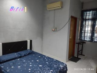 Yuna Homestay - Distrikt Tanah Merah - 1