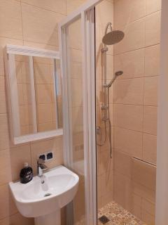 Cosy one seperate bedroom apartment in city center, perfect for family trip. - 1