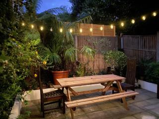 Spacious 2-bed flat with garden, 3 minutes walk from Oval tube station - Londra - 0