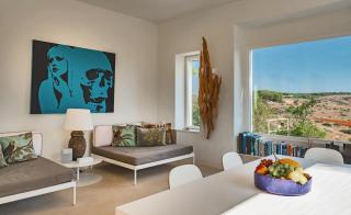Kubo Sea Views Luxury Escape - 3