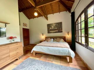 The Paradise Peak Adults only - 0