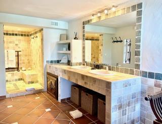 The Paradise Peak Adults only - 5