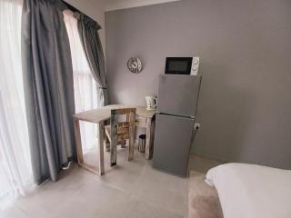 Lime Court Three - 6