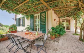 Cozy Home In Crespina Pi With Kitchen - 9