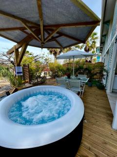 NOUVEAU studio chaleureux avec jacuzzi privé & piscine - Le Diamant - 2