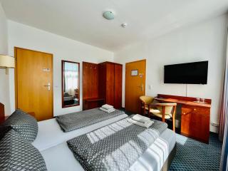 Hotel-Pension "Petridamm" - Rostock - 9