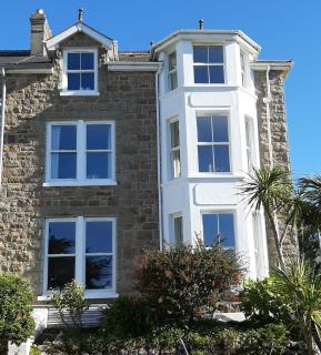 Fairfield Sea View Apartment - 5