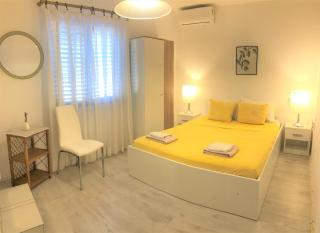 Dragan's Den Hostel - 5