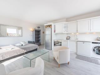 Apartment Turquoise-8 by Interhome - 1