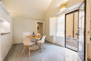 Apartments Florence - Dragomanni Loft with patio - Florence - 8