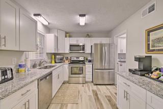 Downtown Southern Pines Townhome with Deck! - 9