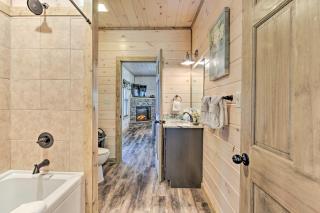 'Madison Bear Garden' 7Bdr w/Hot Tub + Pool Access - 7