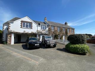 Country cottage with private garden close to beach - St Mary - 0