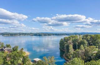 Cherokee Lake Cottage by Staycating - Jefferson City - 7