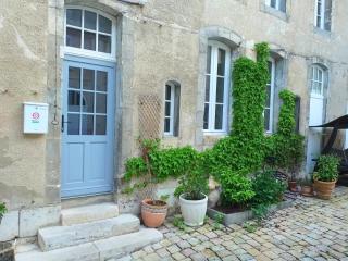 A la Grosse Armée - Dans hôtel particulier, hypercentre avec garage, au calme - Bourges - 2