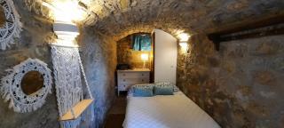 Trainhouse with big pool - 2