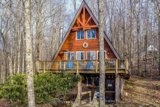 A-Frame Cabin with Hot Tub 1 Mi to Beech Mountain! - Beech Mountain - 0