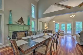 Lakefront Jacksons Gap Home with Deck, Dock and Views - Jacksons Gap - 4