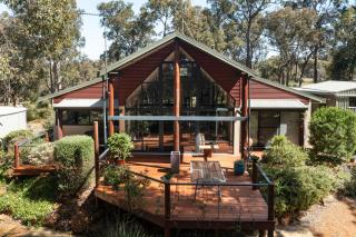 Twilight Ridge - Situated on 2 acres of pristine bushland, Twilight Ridge offers both privacy and space - Quindalup - 0