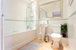 Modern Spacious studio close to station - Londra - 2