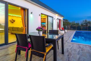 Nilo - Kalkan'da 2+1 Muhafazakar Tatil Villası - Kas - 9