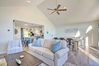 Boat Slip, Fire Pit Lakefront Sunrise Beach Home! - Sunrise Beach - 6