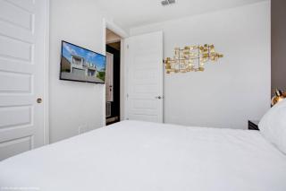 Stylish Family Home Private Pool/Spa 10min Disneyworld Sleeps 22 - 7