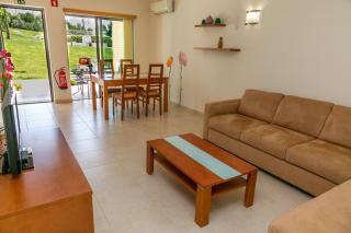 Sunny villa facing the swimming pool - 2