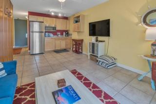NAUTICAL THEME GARDEN VIEW STUDIO - KONA ISLANDER INN CONDOS condo - 1
