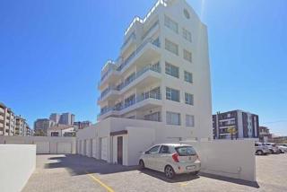 Nautica 2 Bedroom Beachfront Apartment with Sea Views - Bloubergstrand - 7