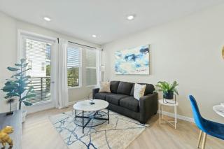 Designer Apt with Jacuzzi, Sky Lounge, Gym Access - Sparks - 0