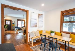 Mackenzie House by Revelstoke Vacations - Revelstoke - 1