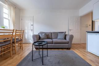 Stansted Airport & Bishops Stortford Town Centre Professional Apartment - 5
