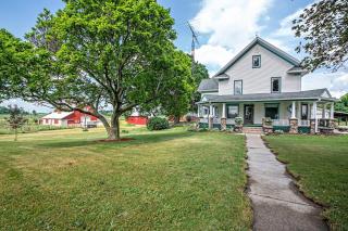 Wine Country Oasis Charming Farmhouse 10 Acres - Berrien Center - 0