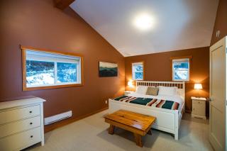 Stoke Cabin by Revelstoke Vacations - Revelstoke - 1