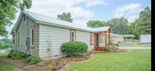 Ledgerock lake house! Boat included march-October,outside bar, Pool table,family fun center - Hot Springs - 2