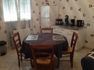 Charmant Gîte à Étain, Tout Inclus, Proche Verdun avec Terrasse et Parking - FR-1-585-3 - Étain - 8