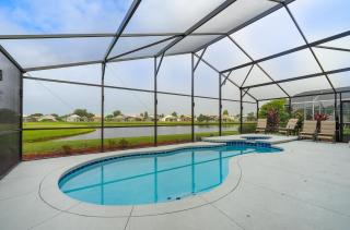 South Facing Private Pool with Lake View & Spa - Quiet Vacation Area - Family Friendly - Kissimmee - 0