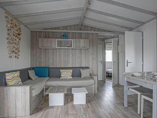 Holiday Home in Grandcamp-Maisy near Beaches - Grandcamp-Maisy - 2