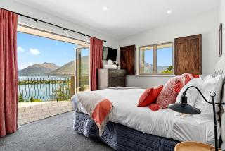 The Star of Queenstown Hill - 2