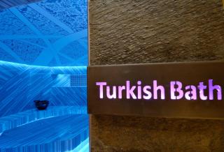 Tulip City Hotel & Spa - 1