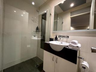KOZYGURU McMahons Point Amazing Water View Studio + FREE Parking NMP002 - Sídney - 5