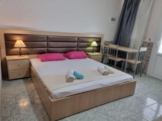 Anna Christina Apartments - 4