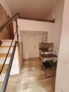 Economy Rooms and Apartments - 1