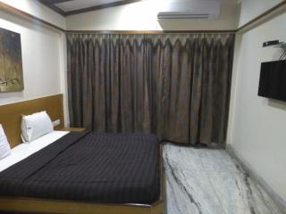 Hotel Jawahar - Ulhasnagar - 3
