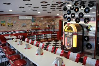 Jukebox Hotel - 6
