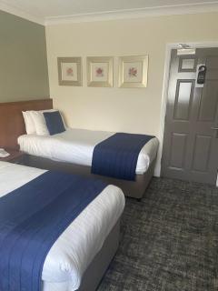 Caledonian Hotel - 3