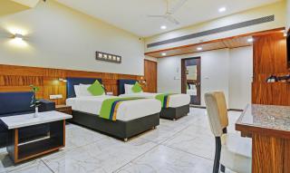 Hotel Mandovin Near Railway Station - 9