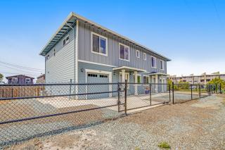 RJD Beachside Vacation Home A - 0