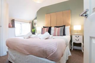 Scarborough Stays - Luxury Townhouse Ideal for large groups - HOT TUB - 7